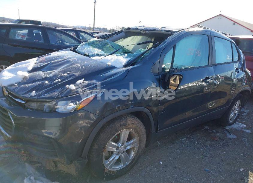Photo 6 of 2019 Chevrolet Trax LS (VIN 3GNCJKSB5KL225628)