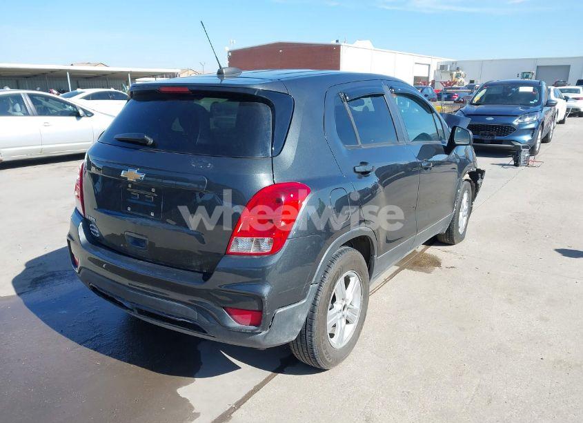 Photo 4 of 2019 Chevrolet Trax LS (VIN 3GNCJKSB5KL259875)