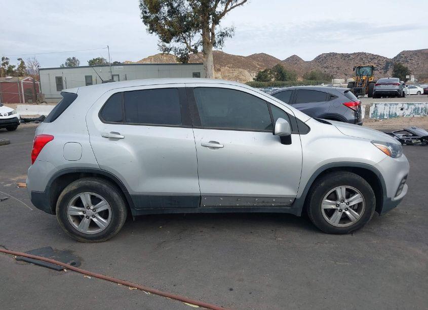 Photo 13 of 2019 Chevrolet Trax LS (VIN 3GNCJKSB5KL280564)