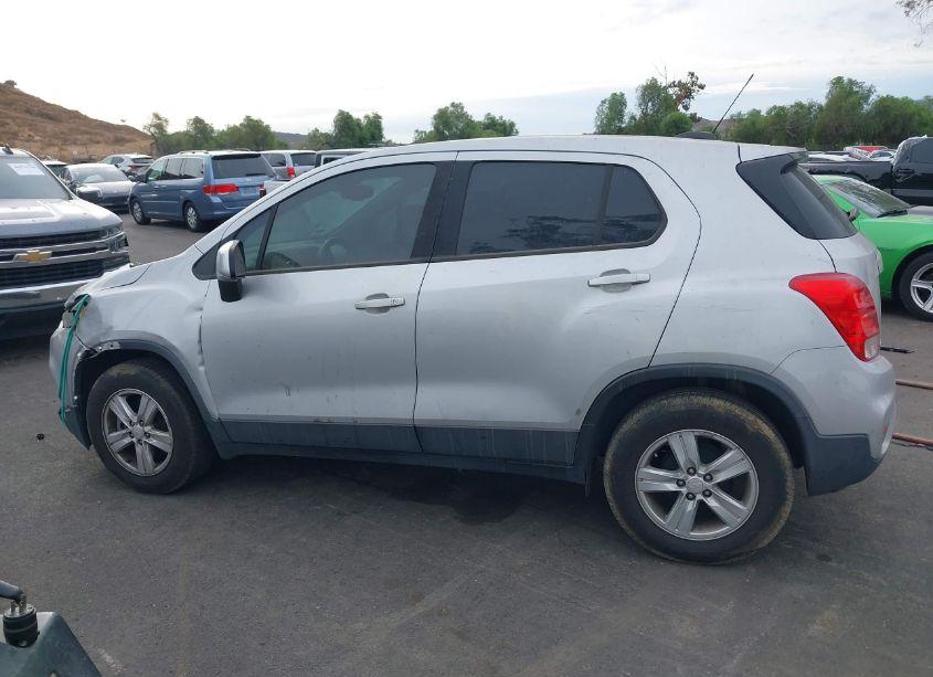 Photo 14 of 2019 Chevrolet Trax LS (VIN 3GNCJKSB5KL280564)