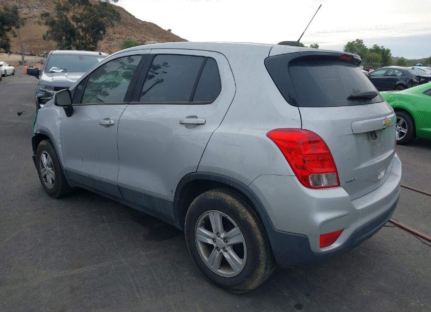 Photo 3 of 2019 Chevrolet Trax LS (VIN 3GNCJKSB5KL280564)