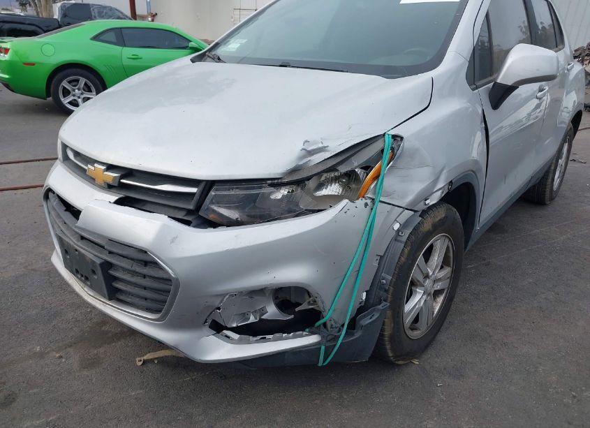 Photo 6 of 2019 Chevrolet Trax LS (VIN 3GNCJKSB5KL280564)