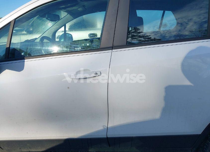 Photo 14 of 2020 Chevrolet Trax FWD LS (VIN 3GNCJKSB5LL129807)