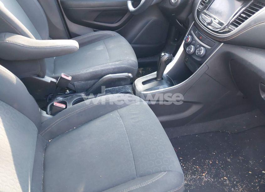 Photo 5 of 2020 Chevrolet Trax FWD LS (VIN 3GNCJKSB5LL129807)