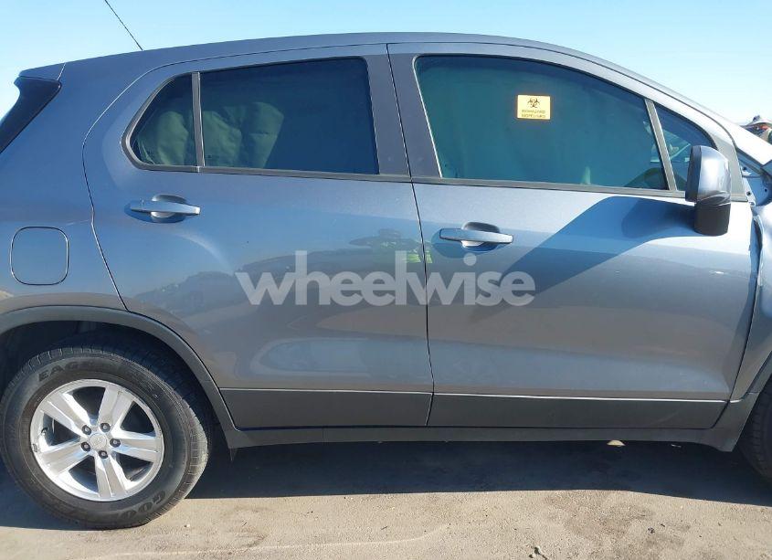Photo 13 of 2020 Chevrolet Trax FWD LS (VIN 3GNCJKSB5LL196536)