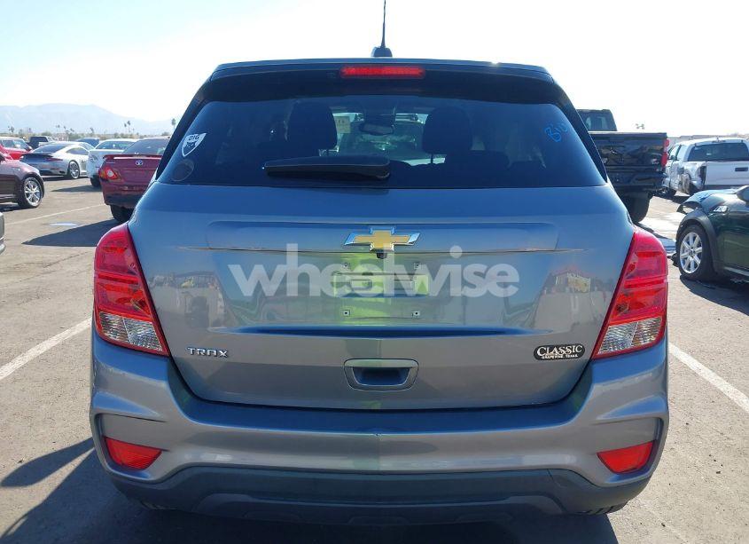 Photo 16 of 2020 Chevrolet Trax FWD LS (VIN 3GNCJKSB5LL196536)