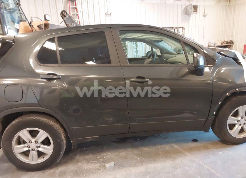 Photo 13 of 2020 Chevrolet Trax FWD LS (VIN 3GNCJKSB5LL197234)