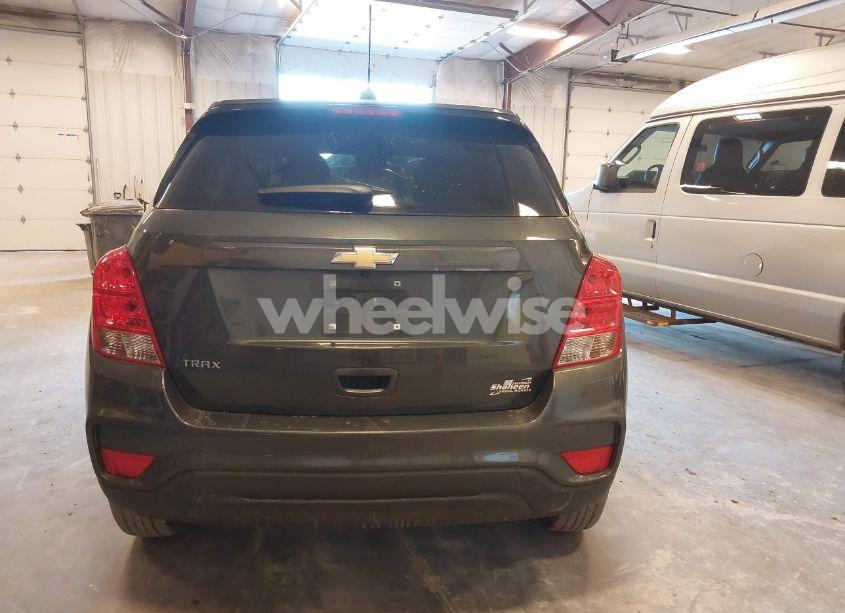Photo 16 of 2020 Chevrolet Trax FWD LS (VIN 3GNCJKSB5LL197234)