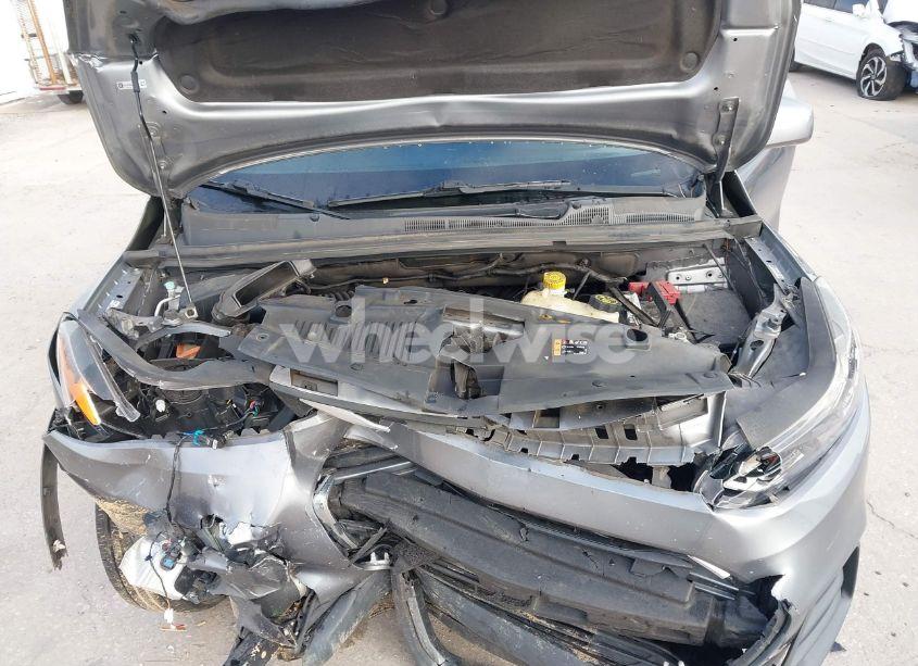 Photo 10 of 2020 Chevrolet Trax FWD LS (VIN 3GNCJKSB5LL215425)