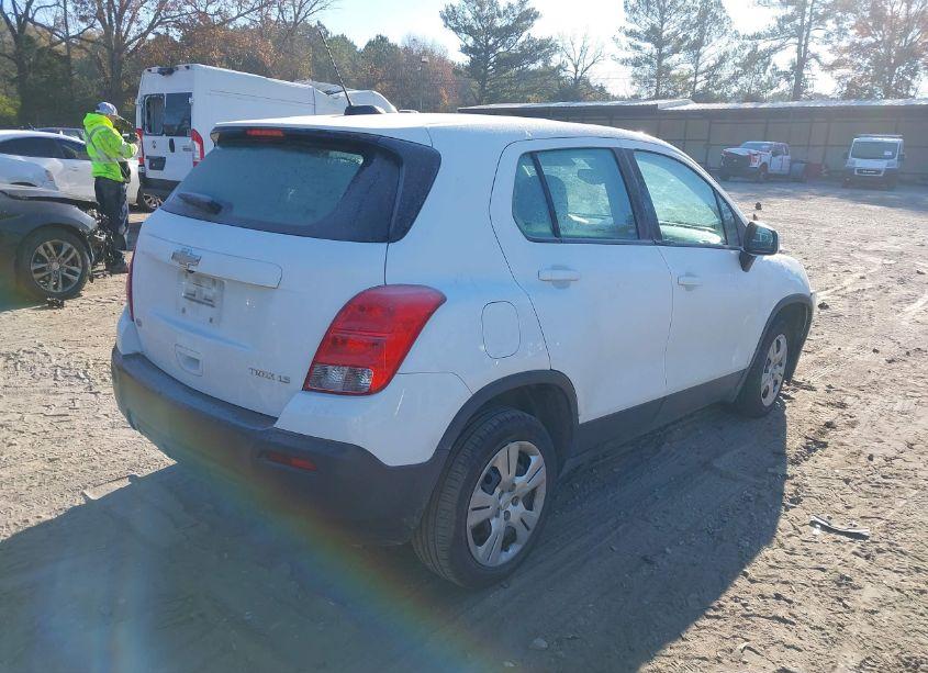 Photo 4 of 2015 Chevrolet Trax 1LS (VIN 3GNCJKSB6FL199899)
