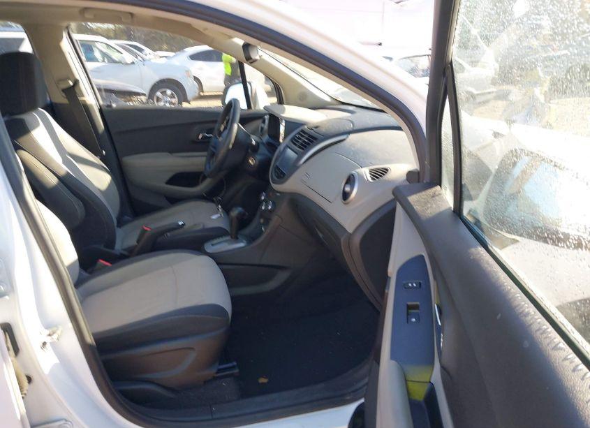 Photo 5 of 2015 Chevrolet Trax 1LS (VIN 3GNCJKSB6FL199899)