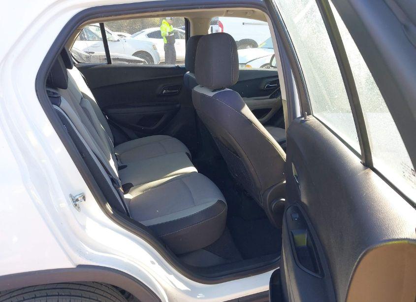 Photo 8 of 2015 Chevrolet Trax 1LS (VIN 3GNCJKSB6FL199899)