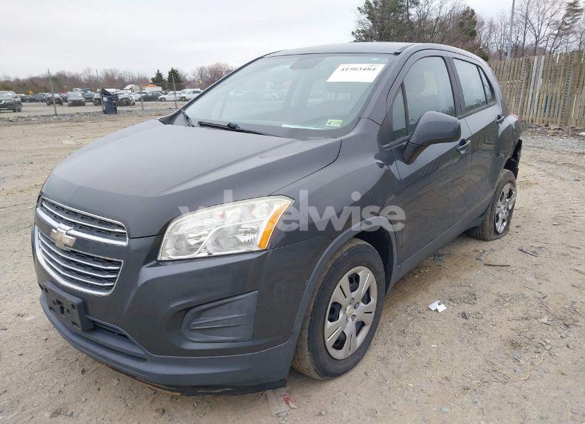 Photo 2 of 2016 Chevrolet Trax 1LS (VIN 3GNCJKSB6GL155712)