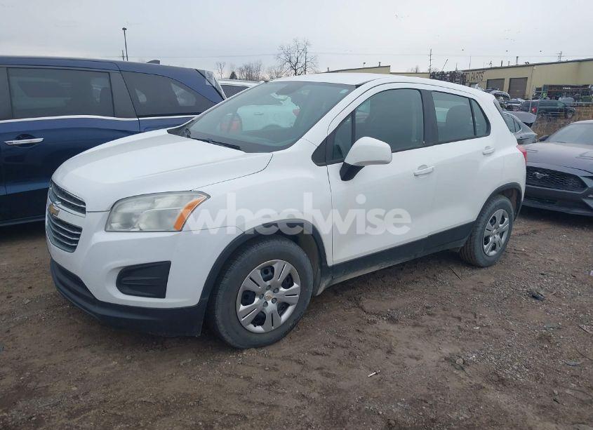 Photo 2 of 2016 Chevrolet Trax 1LS (VIN 3GNCJKSB6GL242509)