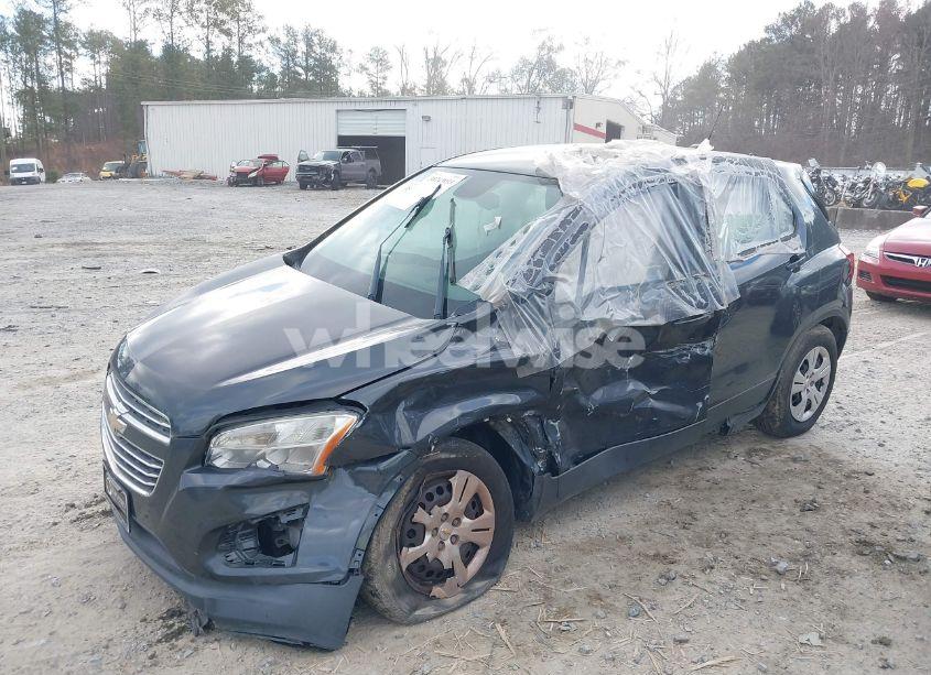 Photo 2 of 2016 Chevrolet Trax 1LS (VIN 3GNCJKSB6GL260251)