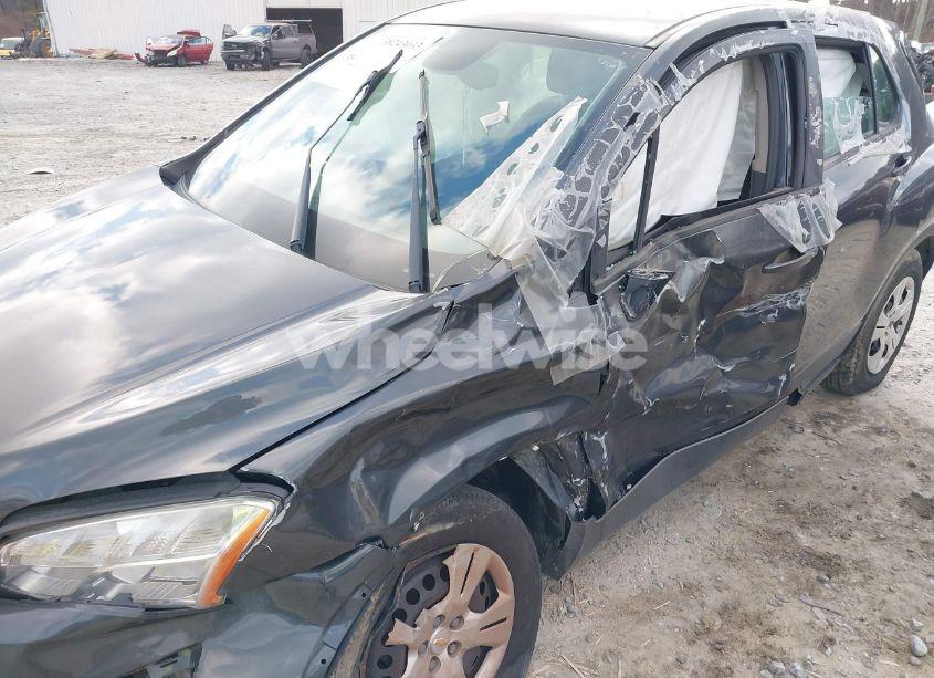 Photo 6 of 2016 Chevrolet Trax 1LS (VIN 3GNCJKSB6GL260251)