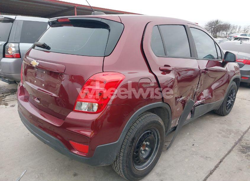 Photo 4 of 2017 Chevrolet Trax LS (VIN 3GNCJKSB6HL185309)