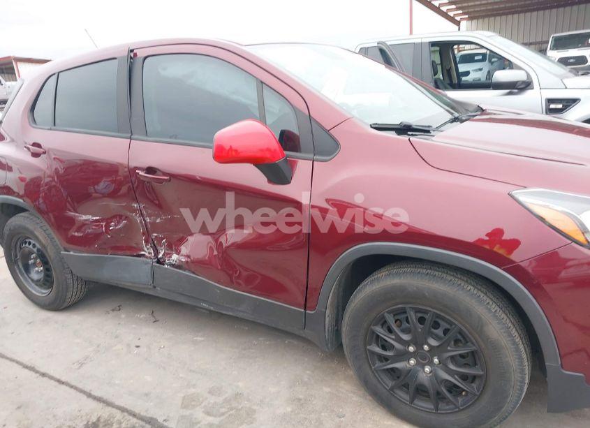 Photo 6 of 2017 Chevrolet Trax LS (VIN 3GNCJKSB6HL185309)