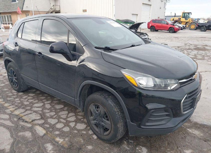 2018 Chevrolet Trax LS (VIN 3GNCJKSB6JL173618) main photo