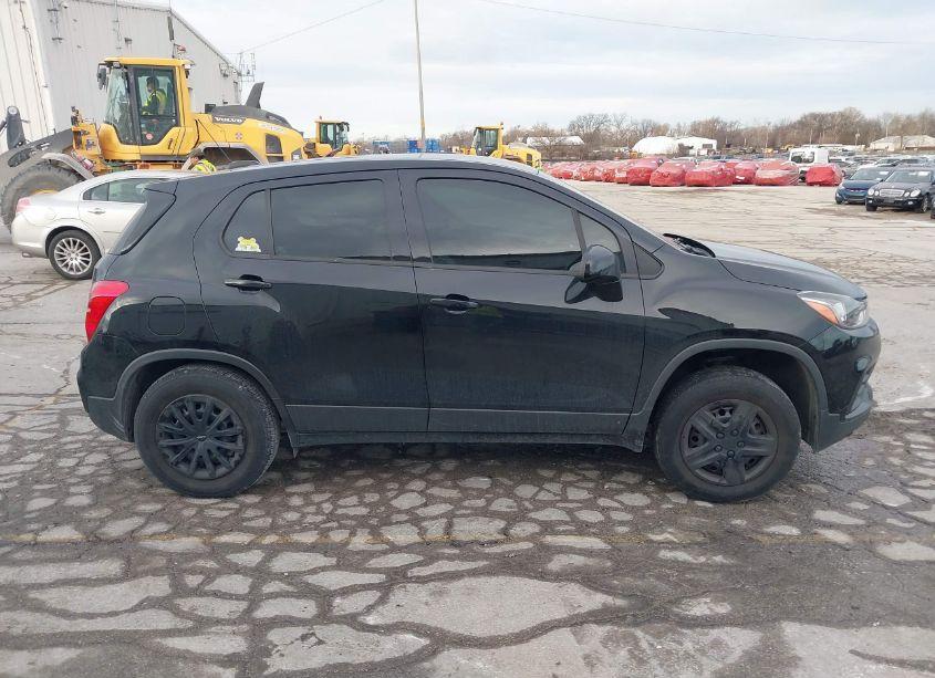 Photo 14 of 2018 Chevrolet Trax LS (VIN 3GNCJKSB6JL173618)