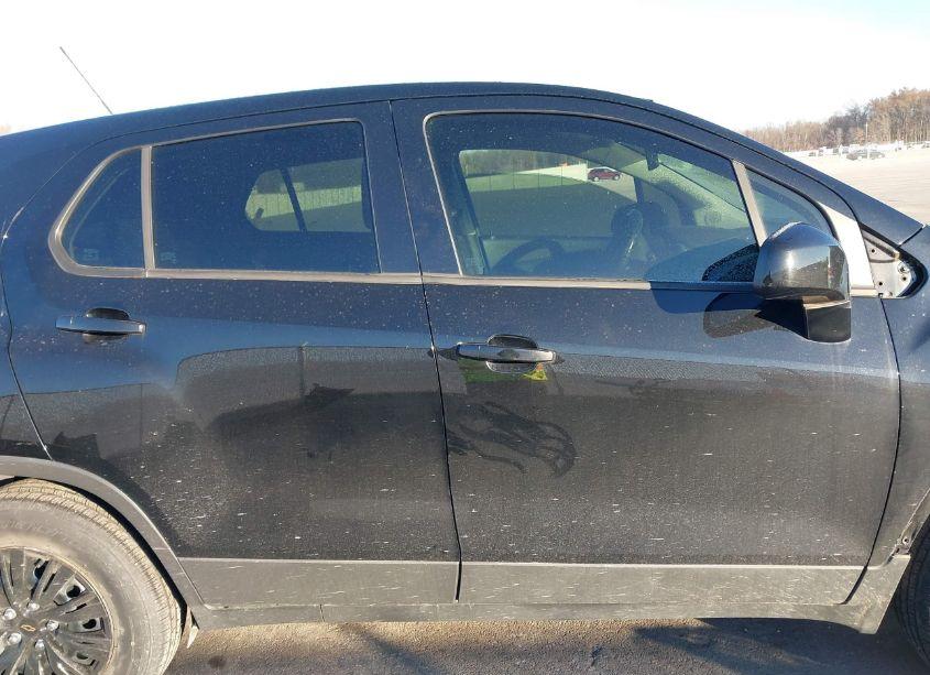 Photo 14 of 2018 Chevrolet Trax LS (VIN 3GNCJKSB6JL349650)