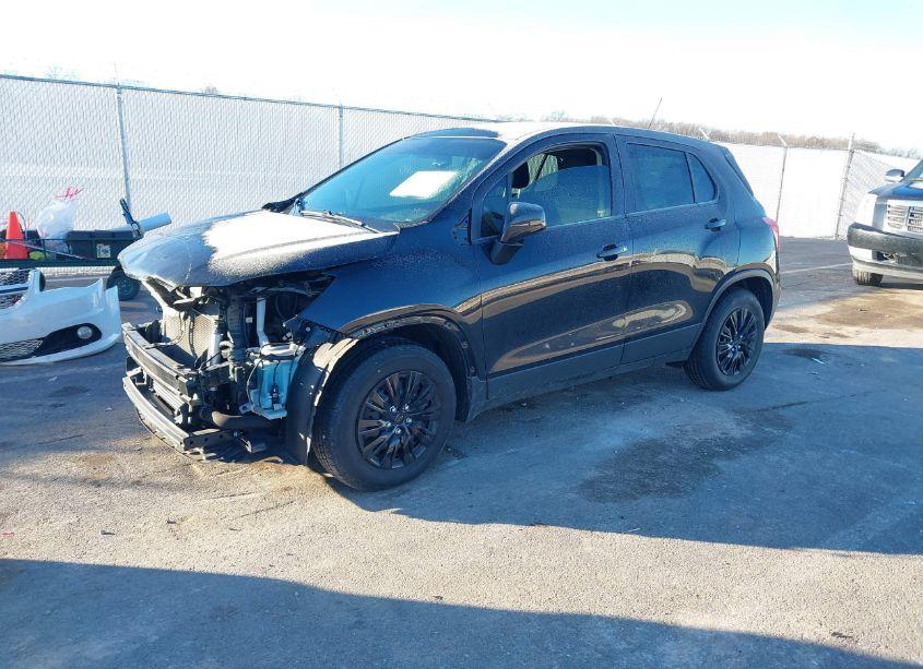 Photo 2 of 2018 Chevrolet Trax LS (VIN 3GNCJKSB6JL349650)