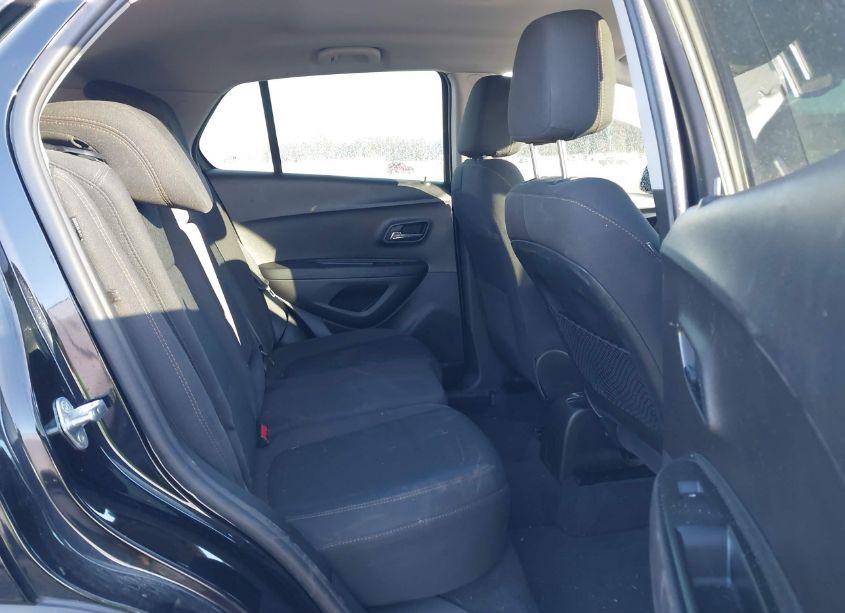 Photo 8 of 2018 Chevrolet Trax LS (VIN 3GNCJKSB6JL349650)