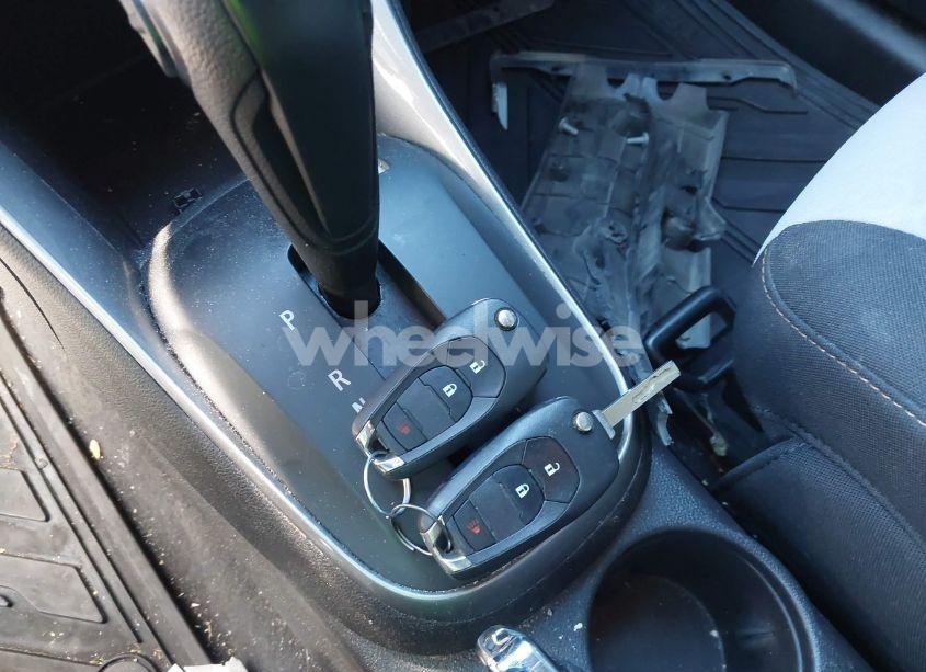 Photo 11 of 2019 Chevrolet Trax LS (VIN 3GNCJKSB6KL174270)