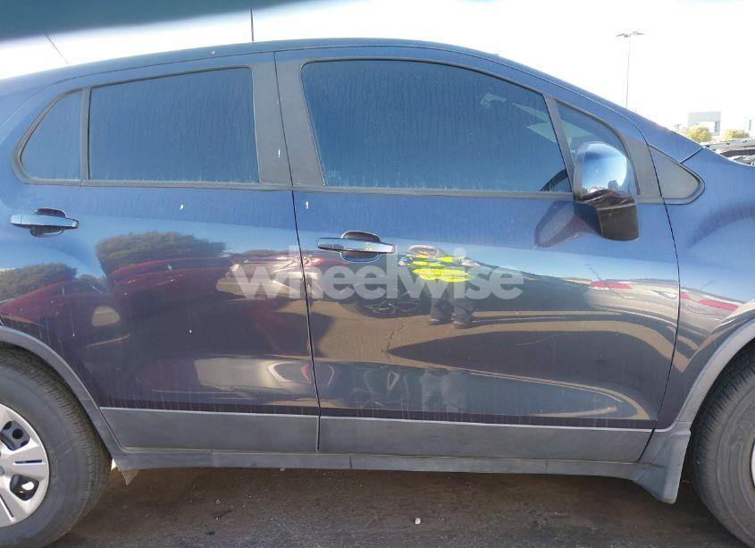 Photo 13 of 2019 Chevrolet Trax LS (VIN 3GNCJKSB6KL174270)