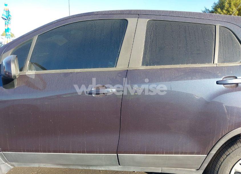 Photo 14 of 2019 Chevrolet Trax LS (VIN 3GNCJKSB6KL174270)