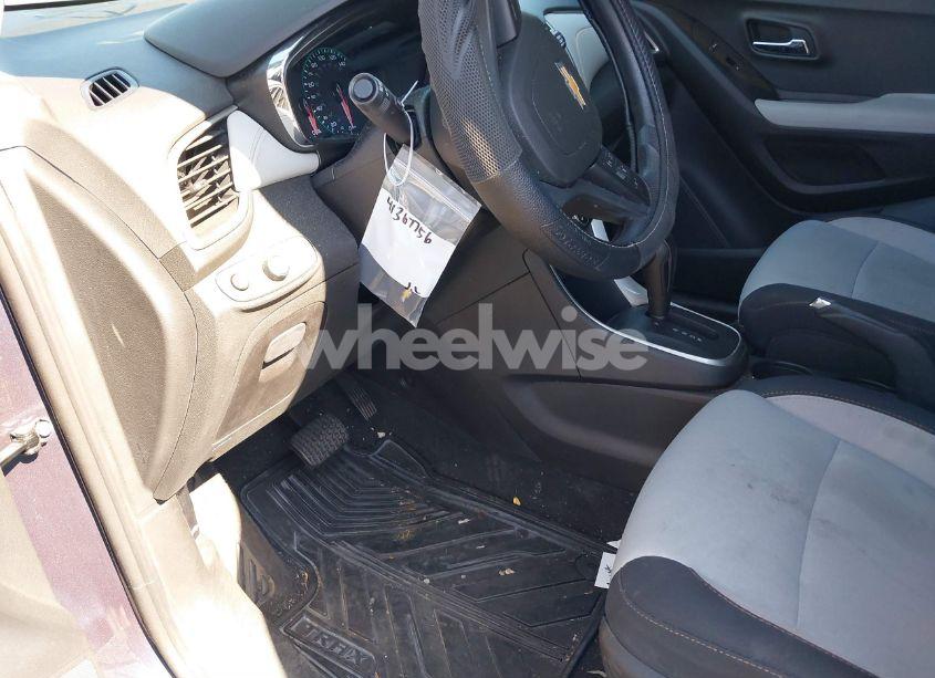 Photo 17 of 2019 Chevrolet Trax LS (VIN 3GNCJKSB6KL174270)