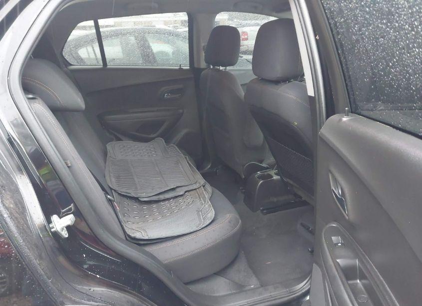 Photo 8 of 2019 Chevrolet Trax LS (VIN 3GNCJKSB6KL223385)