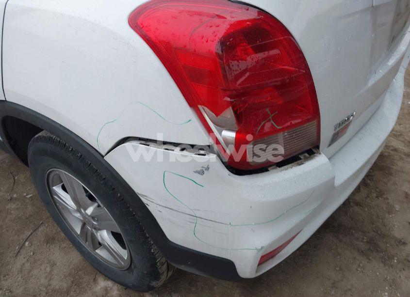 Photo 6 of 2019 Chevrolet Trax LS (VIN 3GNCJKSB6KL386764)