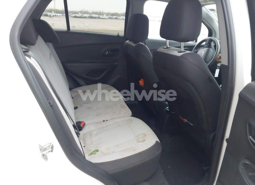 Photo 8 of 2019 Chevrolet Trax LS (VIN 3GNCJKSB6KL386764)