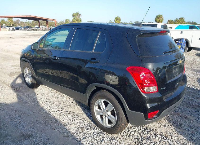 Photo 3 of 2019 Chevrolet Trax LS (VIN 3GNCJKSB6KL386859)