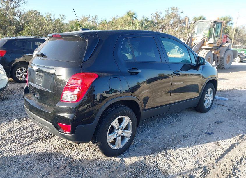 Photo 4 of 2019 Chevrolet Trax LS (VIN 3GNCJKSB6KL386859)