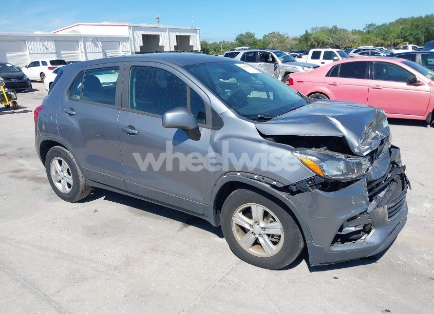 2020 Chevrolet Trax FWD LS (VIN 3GNCJKSB6LL188249) main photo