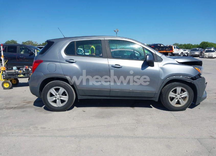 Photo 14 of 2020 Chevrolet Trax FWD LS (VIN 3GNCJKSB6LL188249)