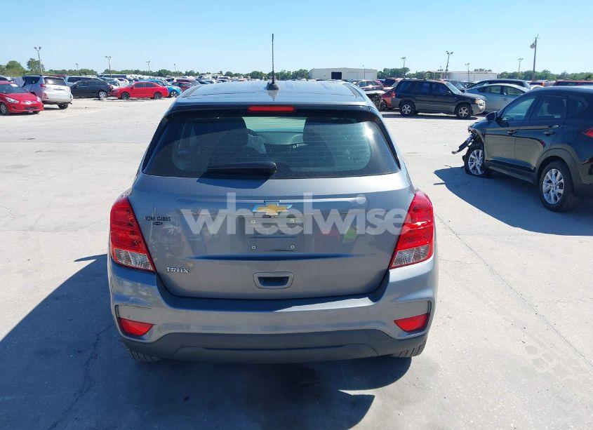 Photo 17 of 2020 Chevrolet Trax FWD LS (VIN 3GNCJKSB6LL188249)