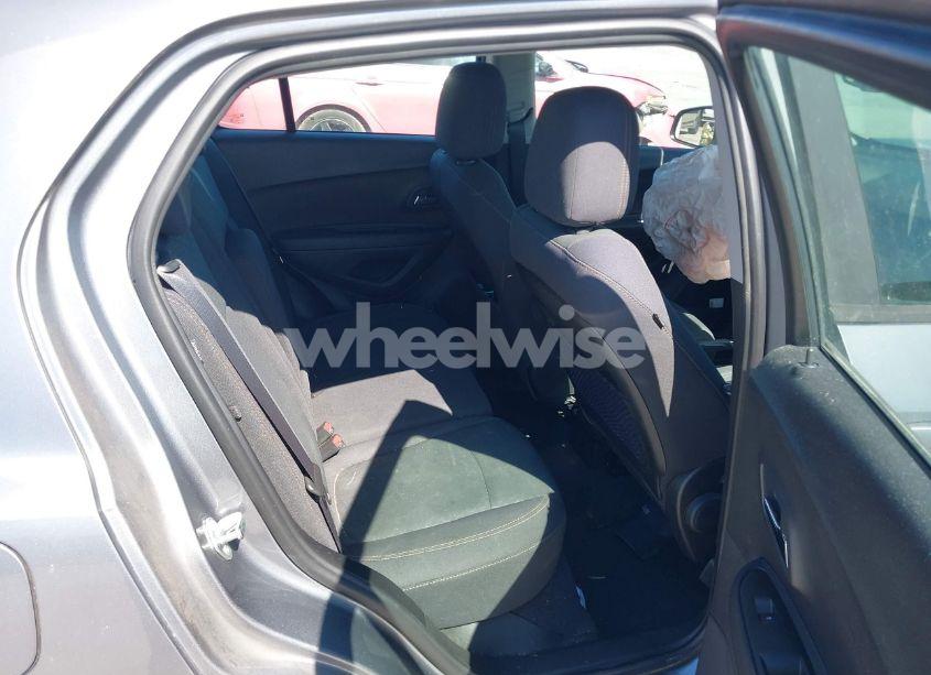 Photo 8 of 2020 Chevrolet Trax FWD LS (VIN 3GNCJKSB6LL188249)