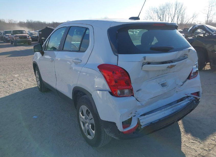 Photo 3 of 2017 Chevrolet Trax LS (VIN 3GNCJKSB7HL148933)