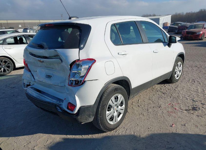 Photo 4 of 2017 Chevrolet Trax LS (VIN 3GNCJKSB7HL148933)