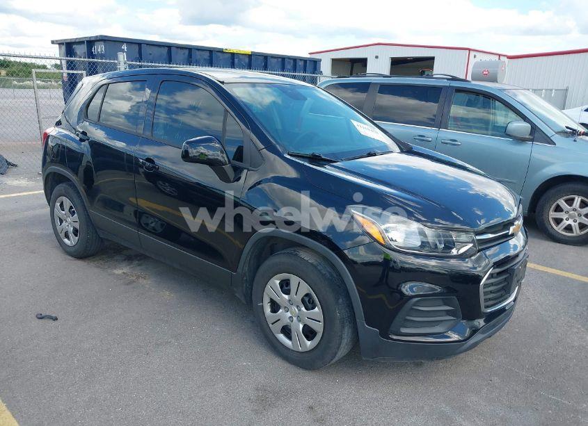 2017 Chevrolet Trax LS (VIN 3GNCJKSB7HL267940) main photo
