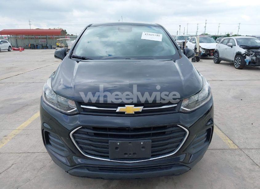 Photo 12 of 2018 Chevrolet Trax LS (VIN 3GNCJKSB7JL168881)