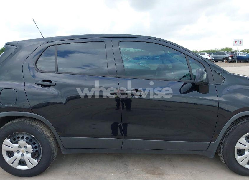 Photo 13 of 2018 Chevrolet Trax LS (VIN 3GNCJKSB7JL168881)