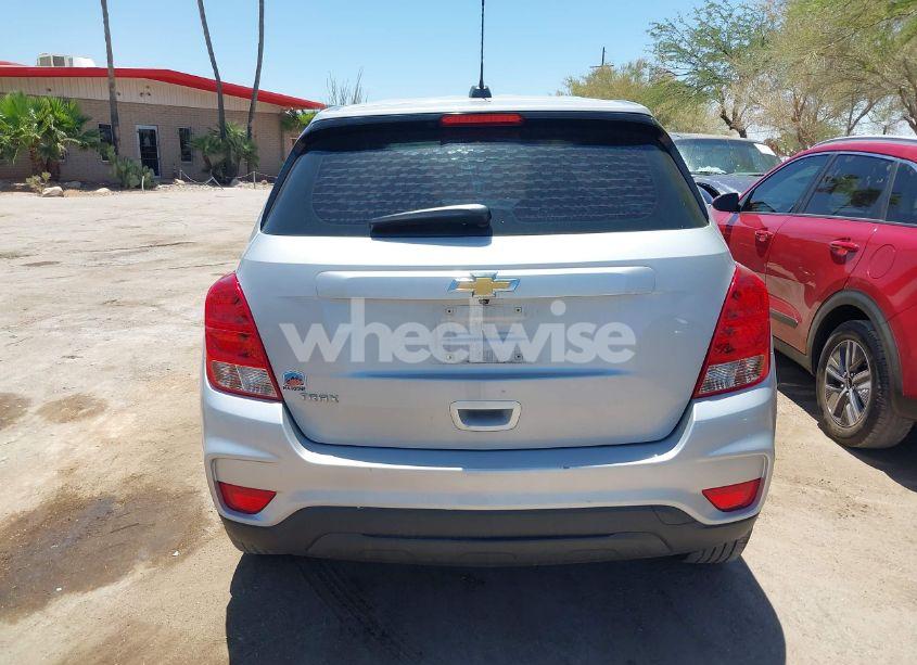 Photo 16 of 2018 Chevrolet Trax LS (VIN 3GNCJKSB7JL222499)