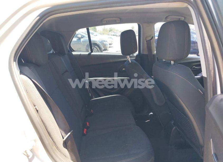 Photo 8 of 2018 Chevrolet Trax LS (VIN 3GNCJKSB7JL222499)