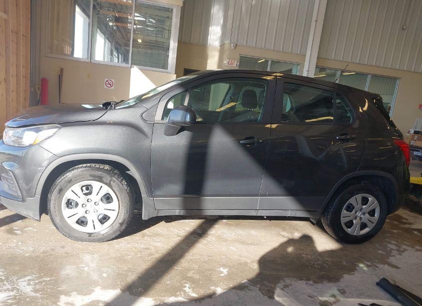 Photo 14 of 2019 Chevrolet Trax LS (VIN 3GNCJKSB7KL116068)