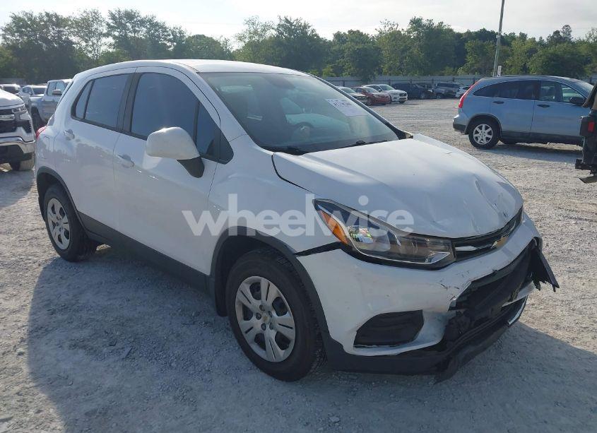 2019 Chevrolet Trax LS (VIN 3GNCJKSB7KL153203) main photo