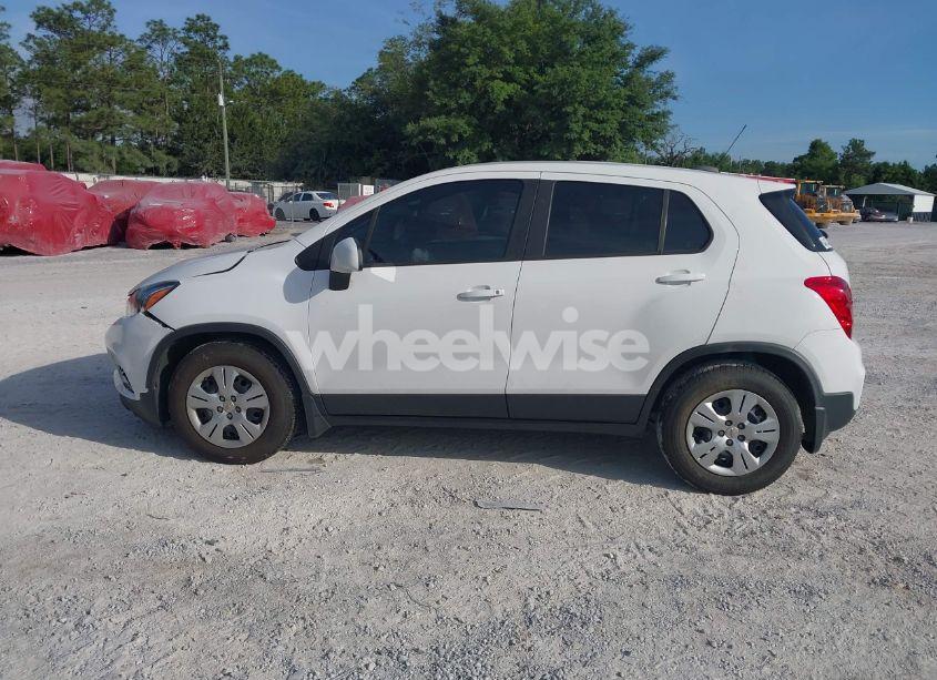 Photo 14 of 2019 Chevrolet Trax LS (VIN 3GNCJKSB7KL153203)